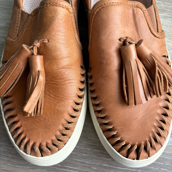 Tan Tassel Slip-On Tassel Loafers Vince Camuto Size 7M - Picture 2 of 8